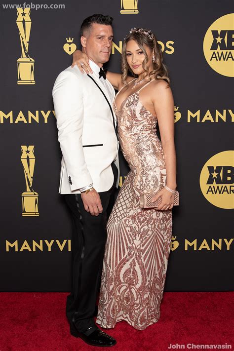 gizelle blonco|Gizelle Blanco at the 2022 AVN Awards .